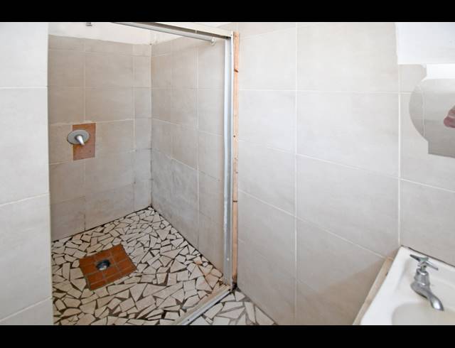 5.5 BEDROOM HOUSE FOR SALE IN HURST HILL